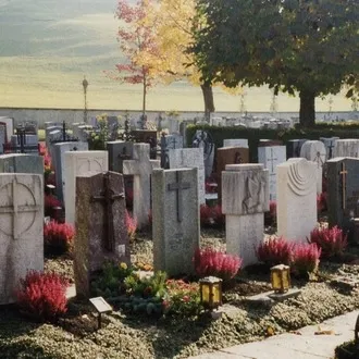 Besuch auf dem Friedhof